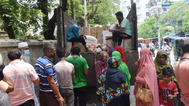 করোনা পরীক্ষা ছাড়া মিলছে না টিসিবির পণ্য