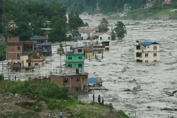 নেপালে বন্যা ও ভূমিধসে ১৬ জনের প্রাণহানি, নিখোঁজ ২২