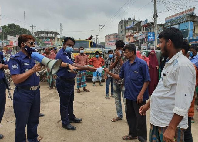 দেবিদ্বারে করোনায় জনসচেতনতা বাড়াতে আবারও মাঠে ওসি