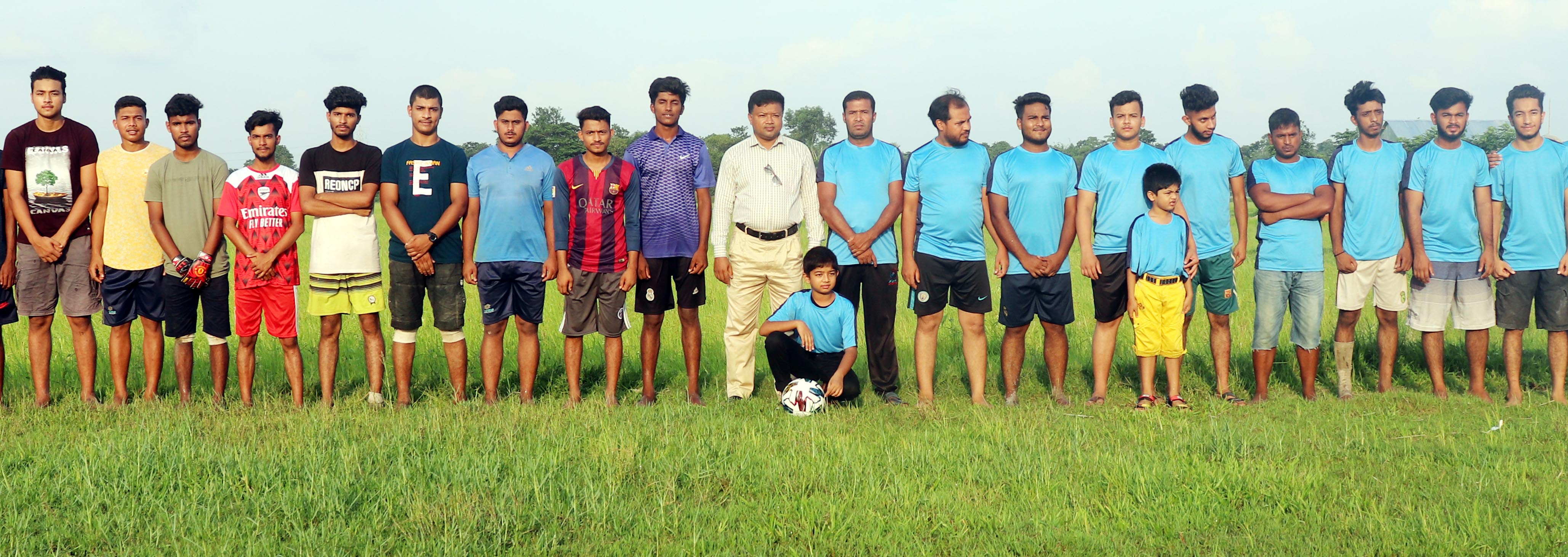 মাদক থেকে দূরে থাকতে মুরাদনগরে প্রীতি ফুটবল