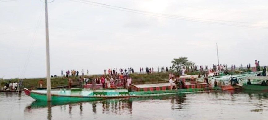 ব্রাহ্মণবাড়িয়ায় নৌকার সঙ্গে ট্রলারের সংঘর্ষ