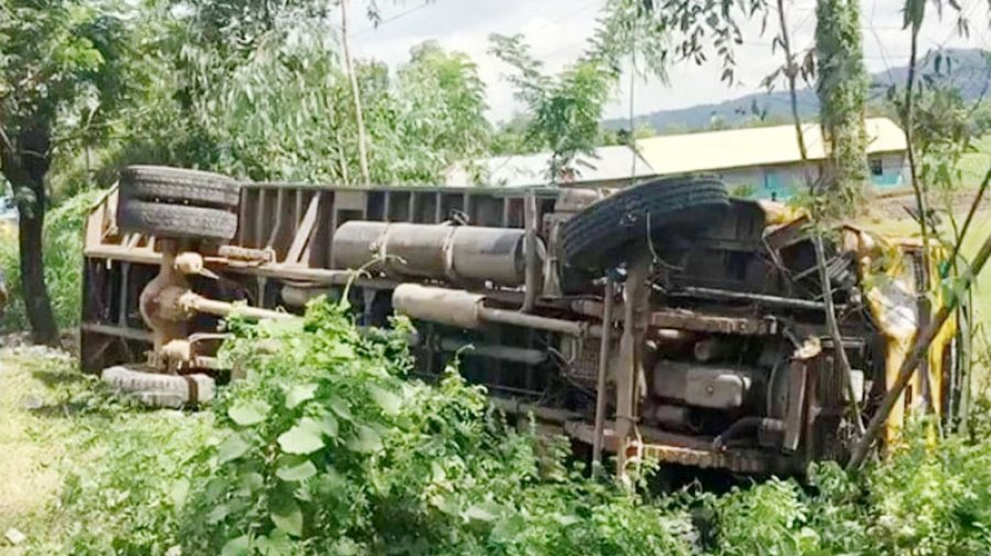 মিরসরাইয়ে সড়ক দুর্ঘটনায় প্রাণ গেলো ২ জনের