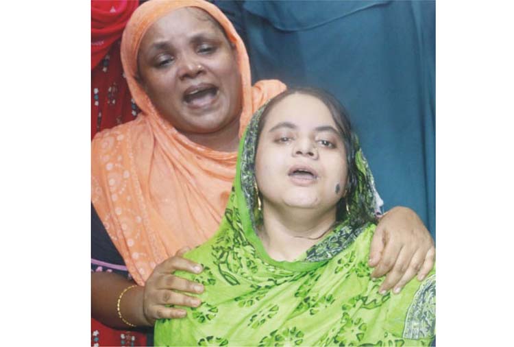 ‘নৃশংস জোড়াখুন কলংকিত করেছে সুবর্ণপুরবাসীকে’ ‘নৃশংস জোড়াখুন কলংকিত করেছে সুবর্ণপুরবাসীকে’