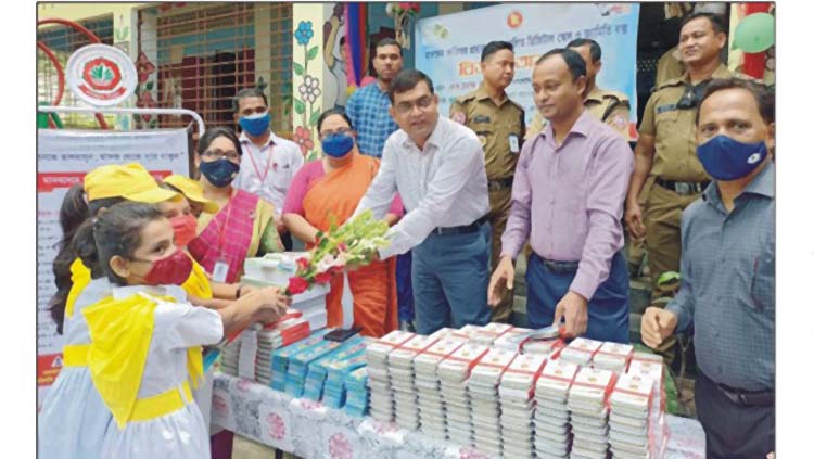 মোবাইল-গেইমসে  আসক্ত হওয়া যাবে না--জেলা প্রশাসক