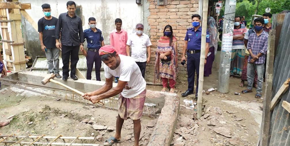 ব্রাহ্মণপাড়ায় নির্মাণাধীন দোকান ঘর উচ্ছেদ