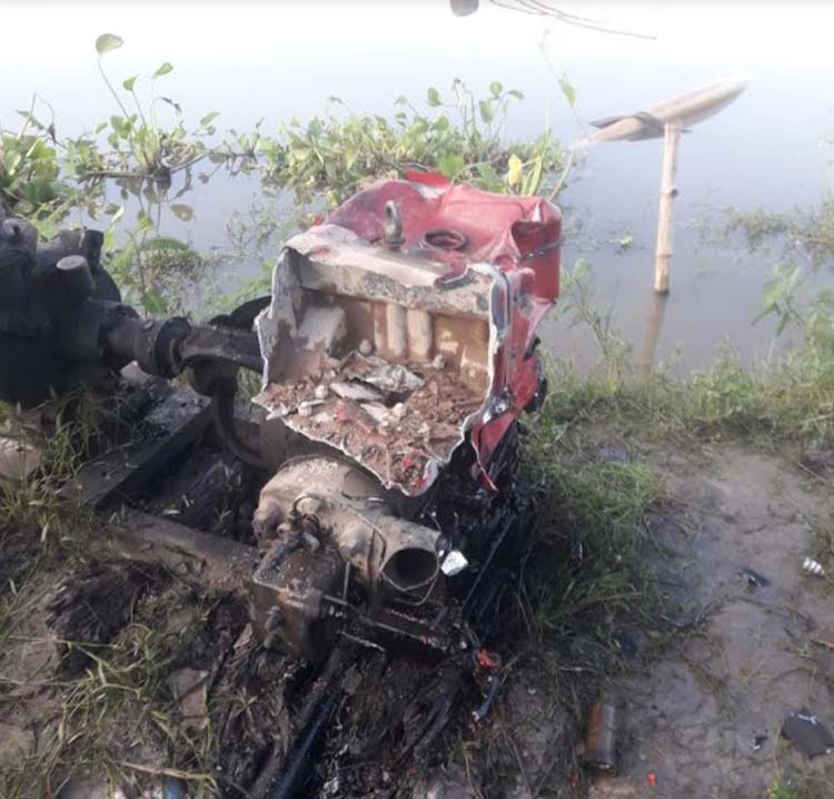 দেবিদ্বারে ফসলি জমির মাটি কাটায় দুটি ড্রেজার ধ্বংস