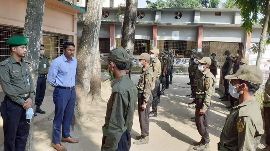 ব্রাহ্মণপাড়ায় আনসার ও ভিডিপি সদস্যদের পূজা মন্ডপে সঠিকভাবে দায়িত্ব পালন করার আহবান জানালেন ইউএনও 