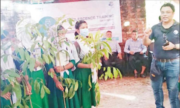 বিশ্ব কন্যা সন্তান দিবসে স্কুল ছাত্রীদের স্বাস্থ্য ও স্বাবলম্বীতায় উদ্ভুদ্ধকরণ