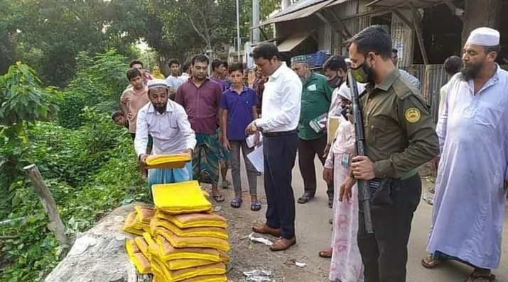 ব্রাহ্মণপাড়ায় দুটি বেকারিতে মোবাইল কোর্টে জরিমানা