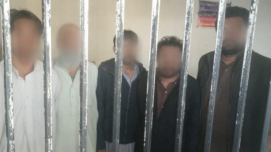 পাকিস্তানে চার নারীকে বিবস্ত্র করে মারধর, গ্রেফতার ৫