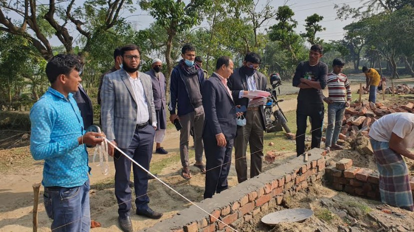 দেবিদ্বারে অবৈধ স্থাপনা উচ্ছেদ করে গৃহহীনদের ঘর নির্মাণের উদ্যোগ