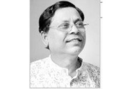 হাওরের বুকে গাড়ির চাকা ঘোরে হাওরের বুকে গাড়ির চাকা ঘোরে