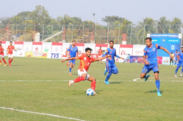 ঐতিহাসিক ম্যাচকে জয় দিয়ে রাঙালো বসুন্ধরা কিংস