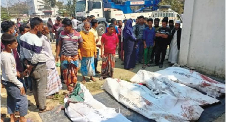 কুমিল্লায় ট্রাক চাপায় ৫ জন নিহতের ঘটনায় মামলা