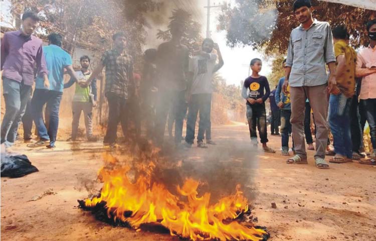 ফের কুবি শিক্ষার্থীদের সড়ক অবরোধ