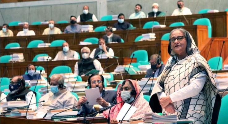 পেঁয়াজের দামের তথ্য ভুল প্রমাণ করলেন প্রধানমন্ত্রী