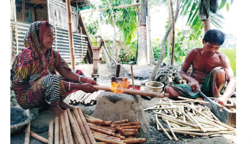 আশায় বুক বাঁধছেন বাঁশি কারিগররা