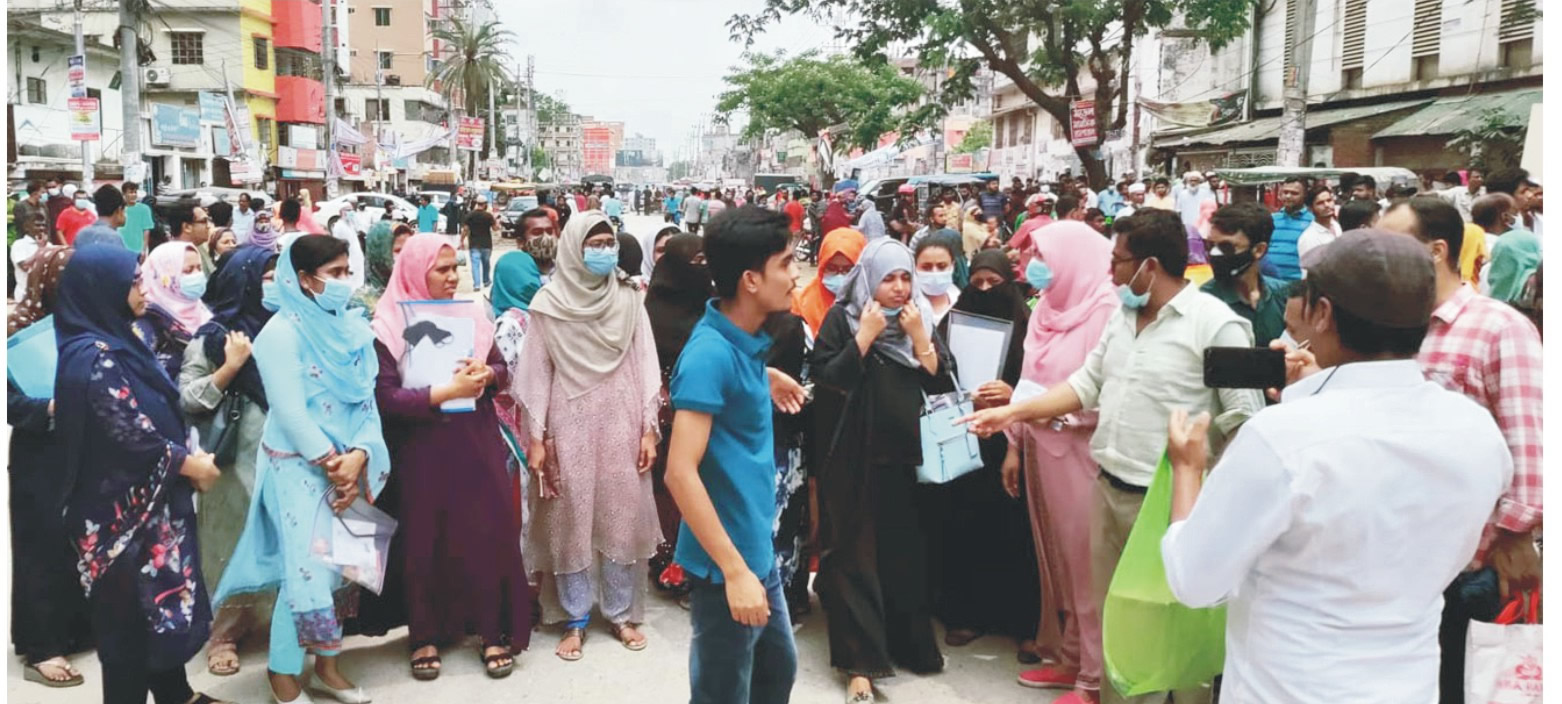 প্রাথমিকে শিক্ষক নিয়োগ পরীক্ষা কুমিল্লায় অনুপস্থিত ৮ হাজার