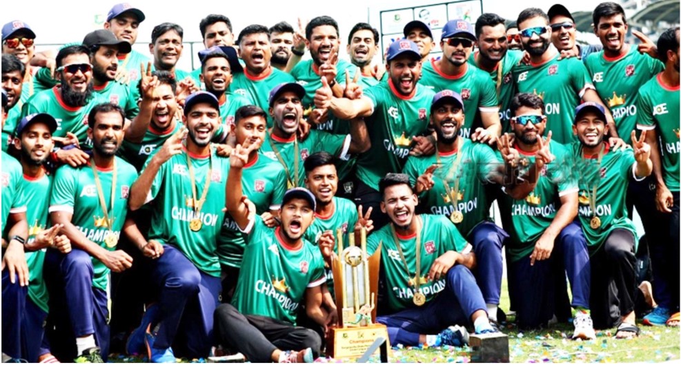 ডিপিএলের ট্রফি হাতে ইমরুল কায়েসদের উৎসব ডিপিএলের ট্রফি হাতে ইমরুল কায়েসদের উৎসব
