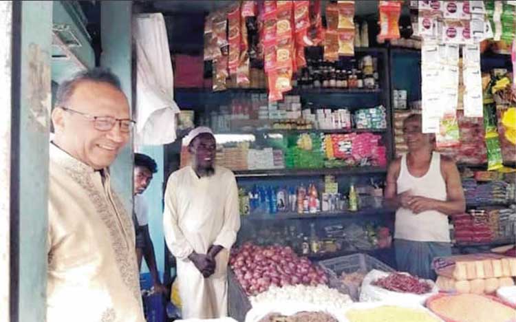 পোমগাঁ বাজারের ব্যাবসায়ীদের খোঁজ খবর নিলেন মন্ত্রী তাজুল ইসলাম পোমগাঁ বাজারের ব্যাবসায়ীদের খোঁজ খবর নিলেন মন্ত্রী তাজুল ইসলাম