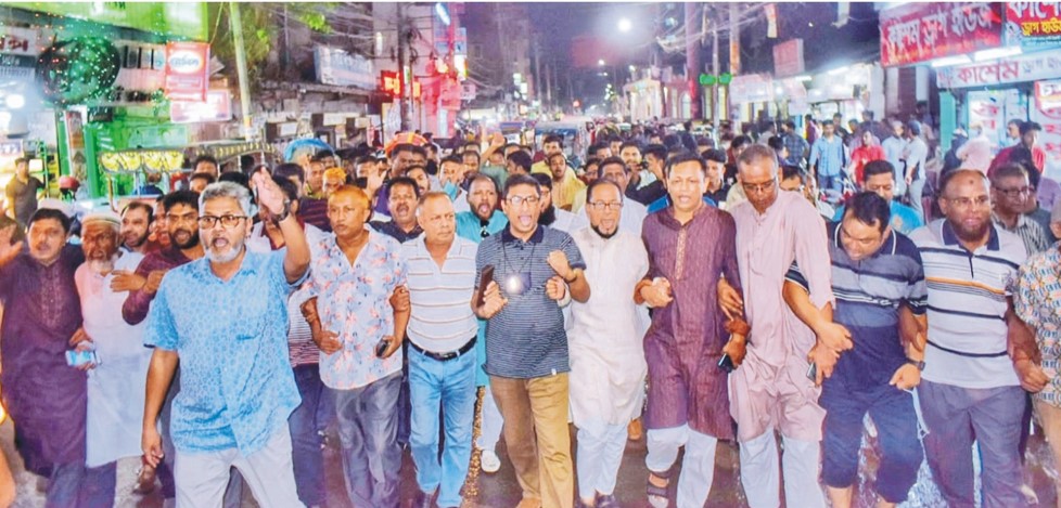কুমিল্লা মহানগরের নেতা-কর্মীরা উৎফুল্ল কুমিল্লা মহানগরের নেতা-কর্মীরা উৎফুল্ল