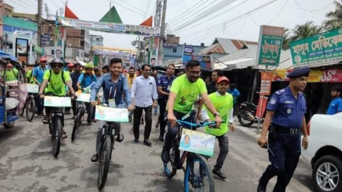 ৬০ কিলোমিটার সাইকেল চালিয়ে পদ্মা সেতু দেখলেন ১০১ জন