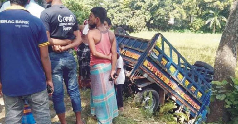 কুমিল্লায় সড়ক দুর্ঘটনায় প্রাণ গেলো চার জনের