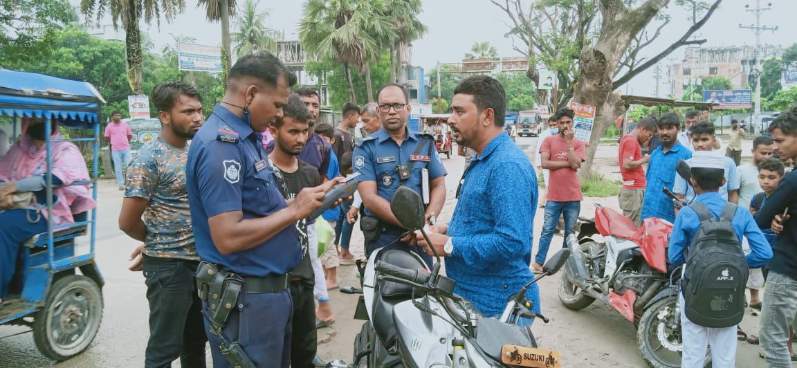 দাউদকান্দিতে ৭ মোটরসাইকেল চালকের বিরুদ্ধে মামলা