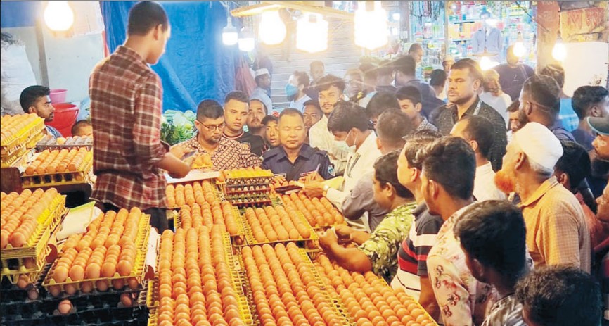 ডিম নিয়ে কারসাজি কুমিল্লায় 