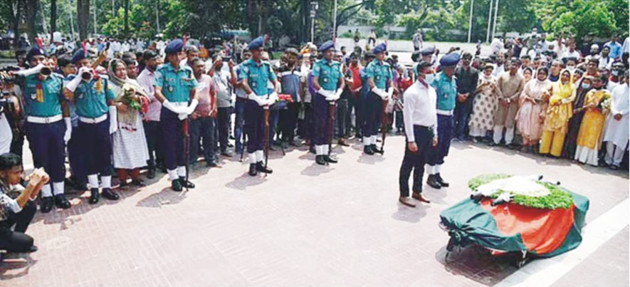 গীতিকবির অন্তিম যাত্রায় কাঁদলো আকাশ