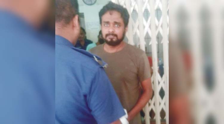 কুমিল্লায় অগ্নিদগ্ধ কলেজ শিক্ষিকার মৃত্যুর চারদিন পর স্বামী কারাগারে কুমিল্লায় অগ্নিদগ্ধ কলেজ শিক্ষিকার মৃত্যুর চারদিন পর স্বামী কারাগারে