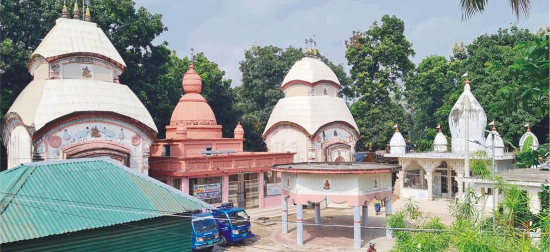  মোঘল স্থাপত্যের নিদর্শন ‘চান্দিনা রাজ কালী বাড়ি’