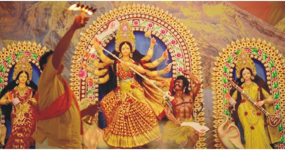 কঠোর নিরাপত্তায় ৩২ হাজার মণ্ডপে হবে দুর্গাপূজা কঠোর নিরাপত্তায় ৩২ হাজার মণ্ডপে হবে দুর্গাপূজা