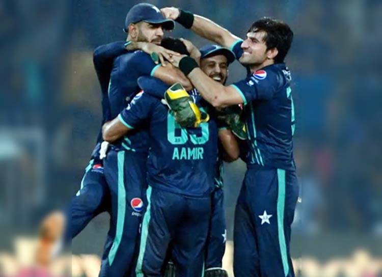 ফের শেষ ওভারে নাটকীয় জয় পাকিস্তানের