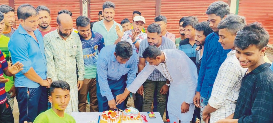 ব্রাহ্মণপাড়ায় প্রধানমন্ত্রীর ৭৬ তম জন্মদিন পালিত ব্রাহ্মণপাড়ায় প্রধানমন্ত্রীর ৭৬ তম জন্মদিন পালিত