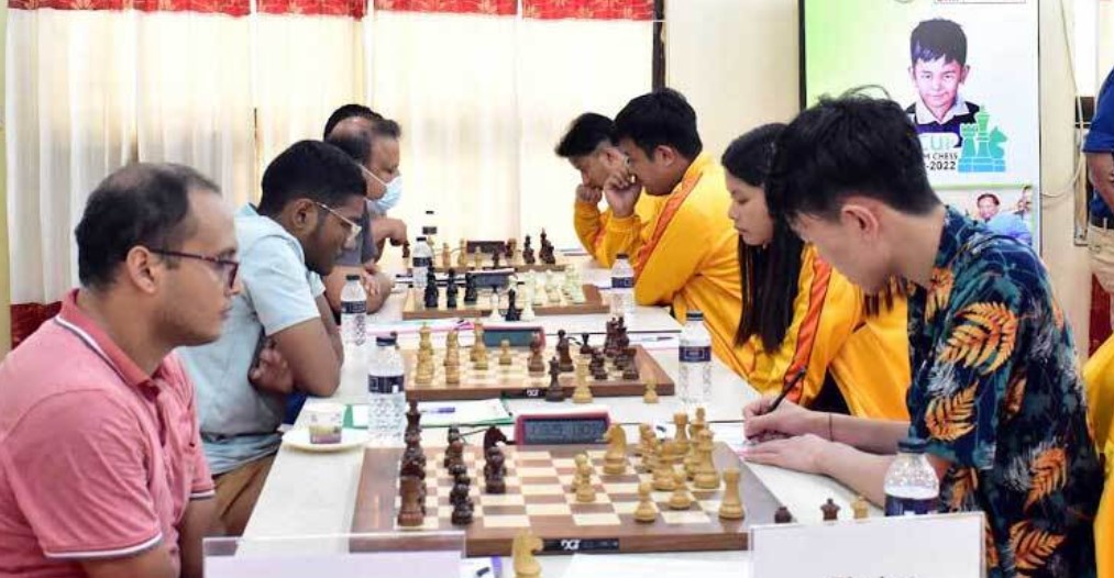 টানা তৃতীয় জয়ে শীর্ষে বাংলাদেশ টানা তৃতীয় জয়ে শীর্ষে বাংলাদেশ