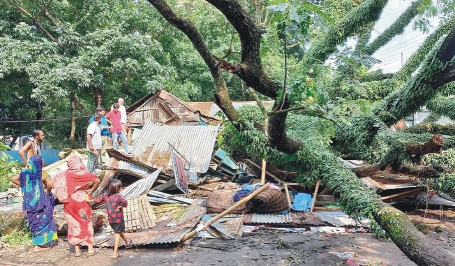 সিত্রাং কেড়ে নিলো ৩৫ প্রাণ