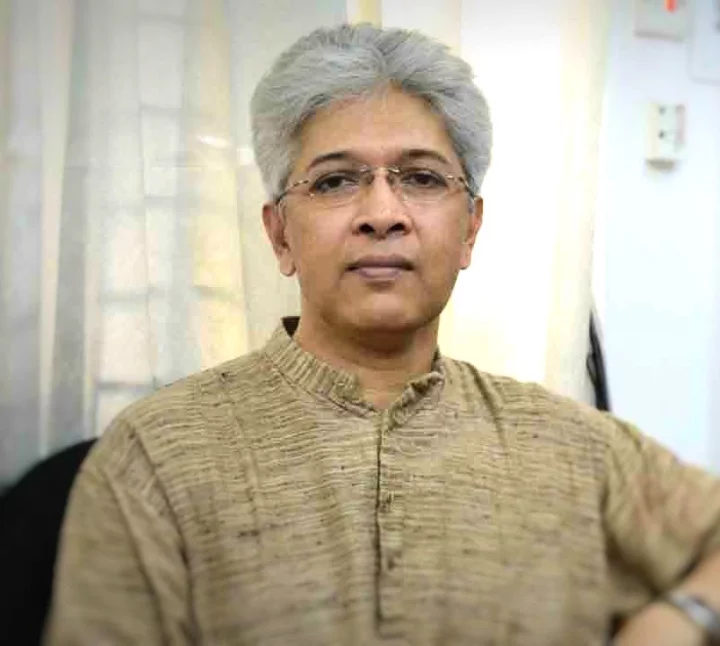 উপদেষ্টাদের কার কী পরিচয়?
