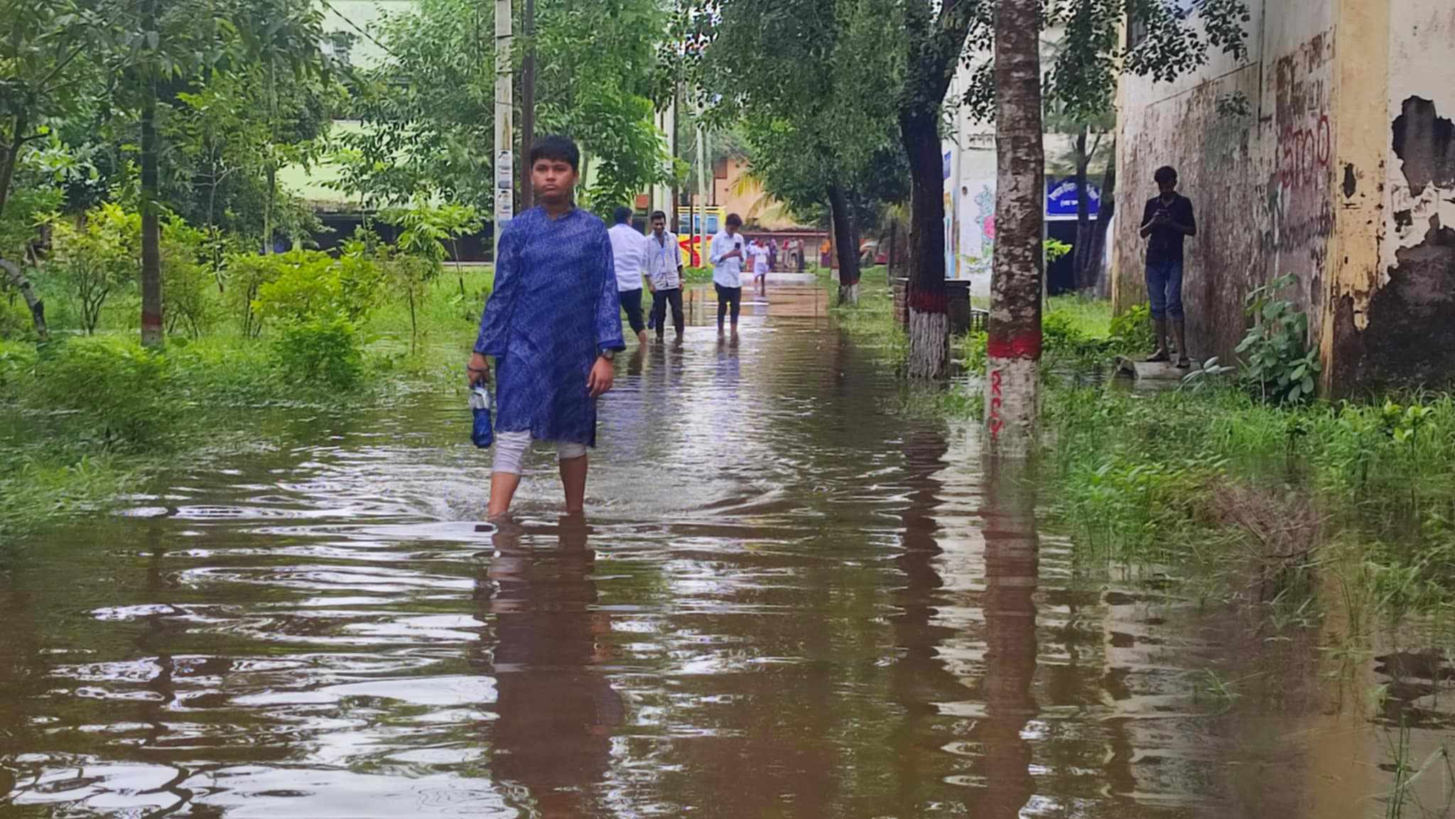 বৃষ্টি হলেই ডুবে ভিক্টোরিয়া কলেজ, সমাধান মেলেনি তিন যুগেও