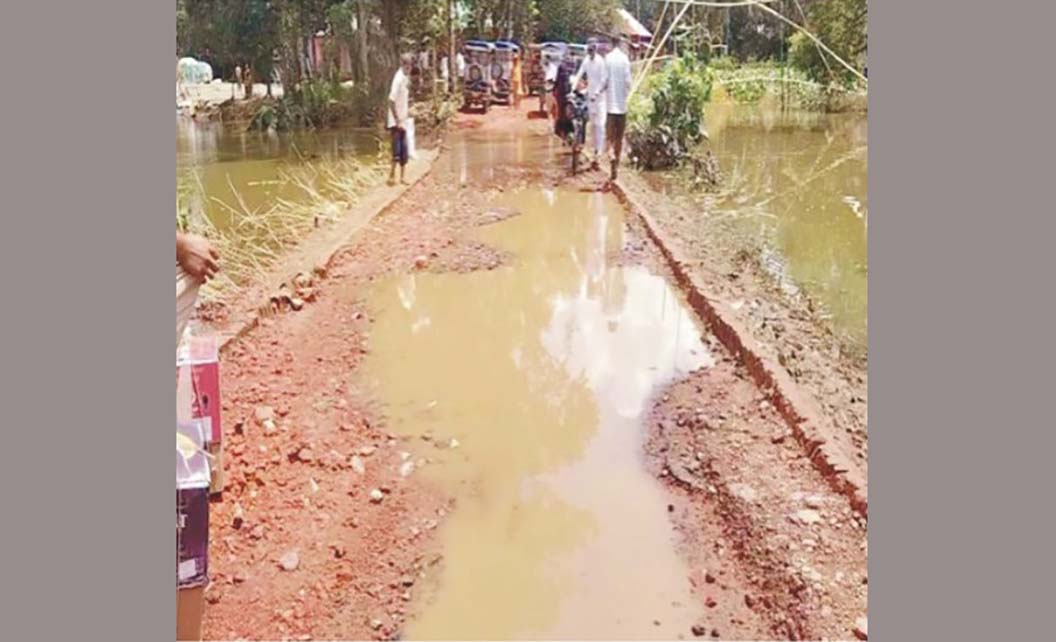 কুমিল্লার ১২ শ কিলোমিটার সড়কে বন্যার ক্ষত 