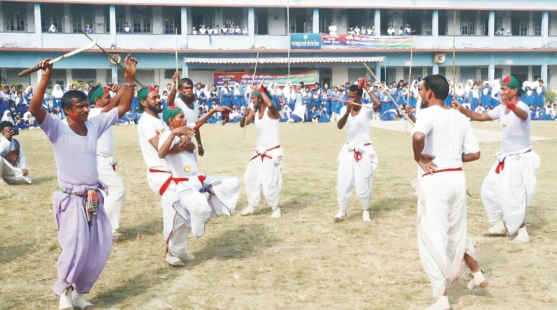  মোরগ লড়াই ও লাঠিখেলা দেখলো শিক্ষার্থীরা  : কুমিল্লায় তারুণ্যের উৎসব-২০২৫ 