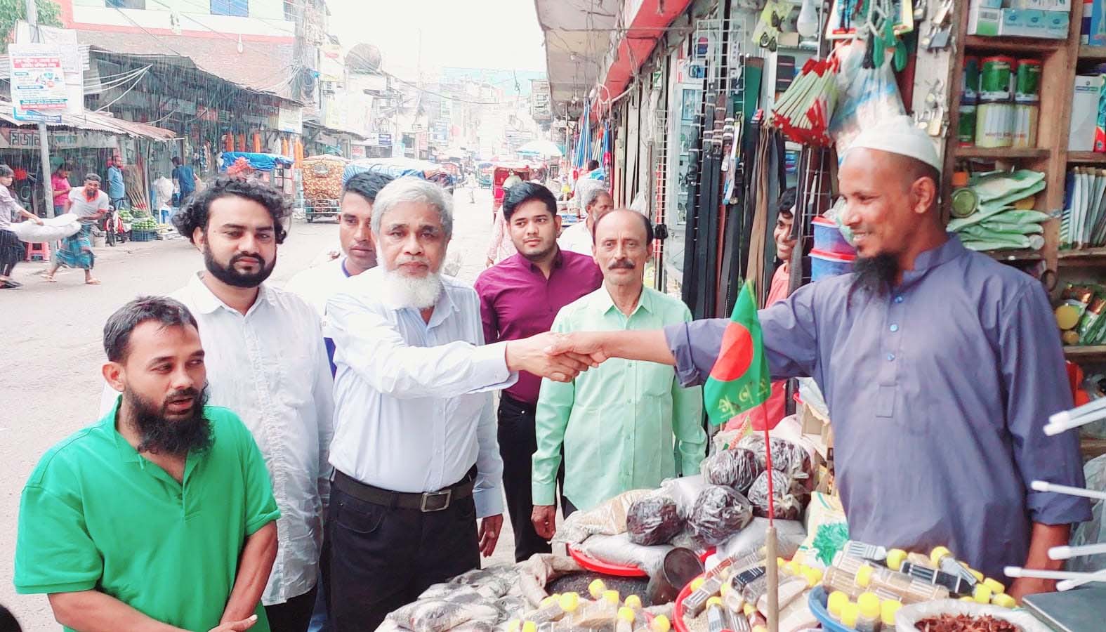 বিএনপির ৩১দফা নিয়ে মানুষের দ্বারে দ্বারে ছুটে চলেছেন সাবেক সচিব ড.জাহাঙ্গীর