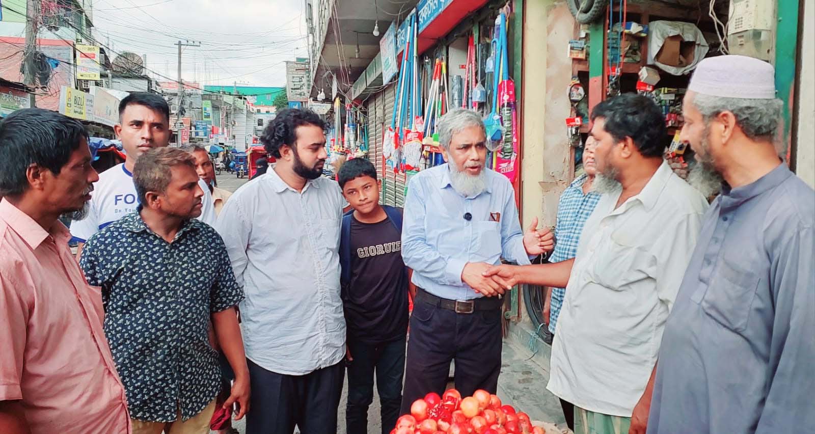 বিএনপির ৩১দফা নিয়ে মানুষের দ্বারে দ্বারে ছুটে চলেছেন সাবেক সচিব ড.জাহাঙ্গীর